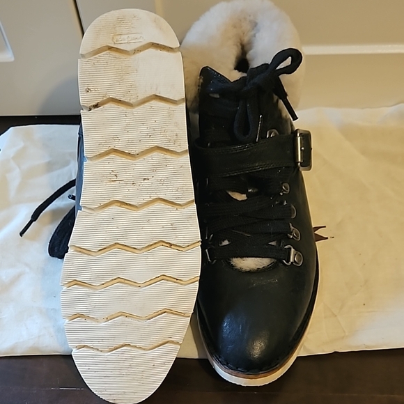 Trask winter black ankle boots. Fake  white fur trim - Picture 4 of 4